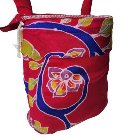 Red and Blue Hand Made Hand Painted Batik Cotton Drawstring Fabric Hobo Tote Bag - Picture 6 of 8